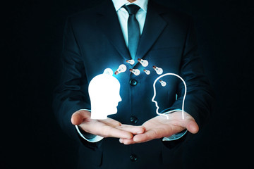 是政治的核心一切政治活动都是围绕着这一核心展开和进行的