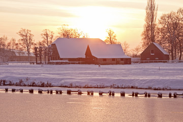 丝绸之路起源于哪一个朝代,它的作用是什么-